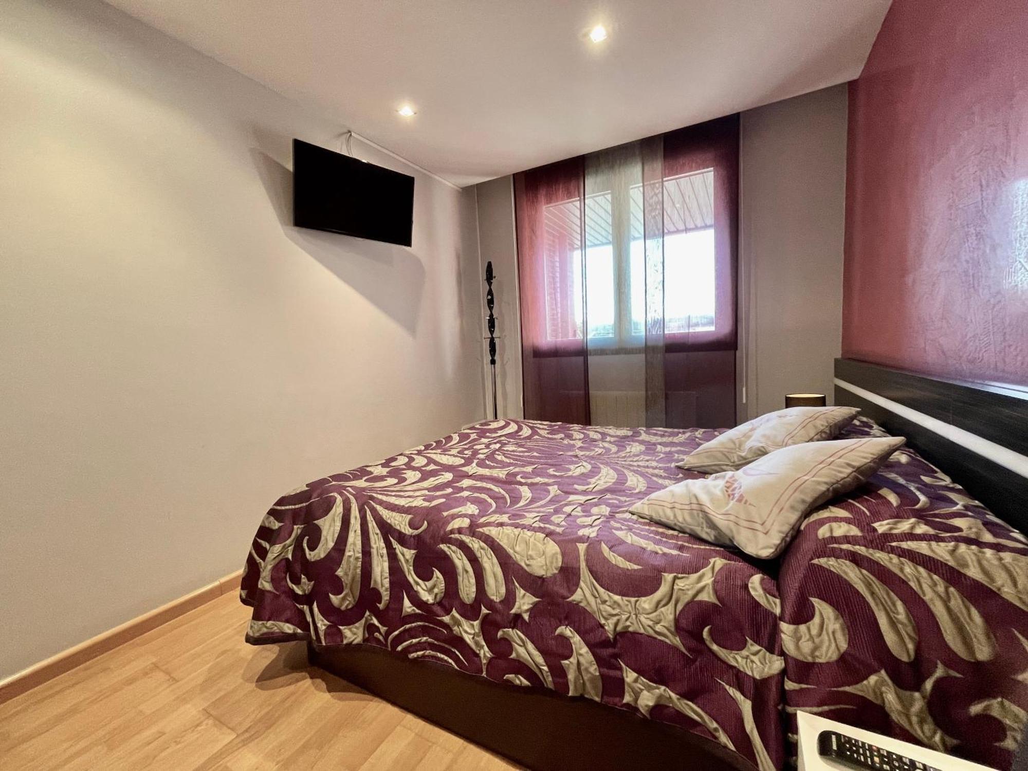 Apartamentos Ciudad Del Calzado Арнедо Экстерьер фото